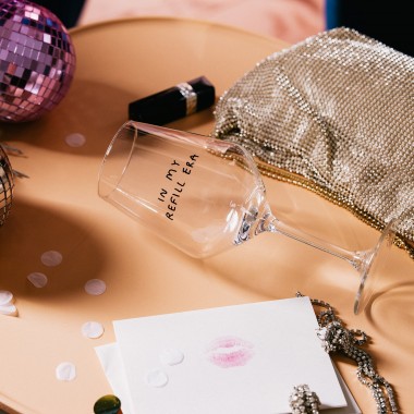 "In My Refill Era" Weinglas by Johanna Schwarzer × selekkt
