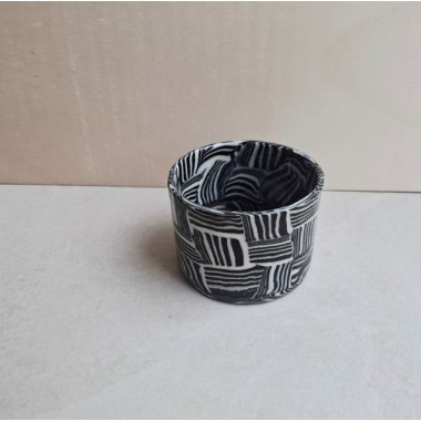 Skelini – Kaffeetasse aus Porzellan in Schwarz-Weiß