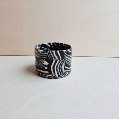 Skelini – Kaffeetasse aus Porzellan in Schwarz-Weiß