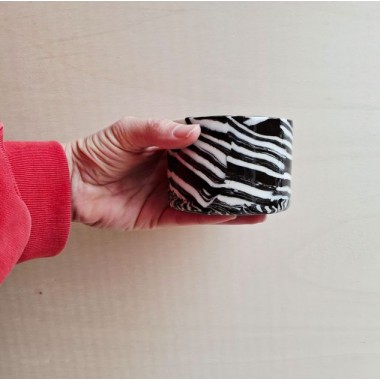 Skelini – Kaffeetasse aus Porzellan in Schwarz-Weiß