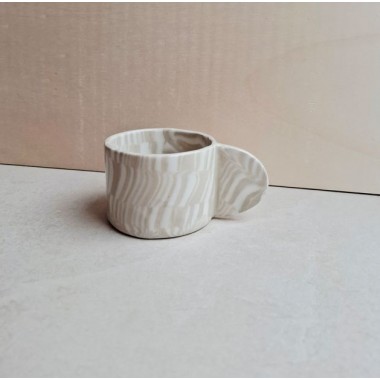 Skelini - Kaffeetasse aus Keramik - weiß-cremige Farbkombination
