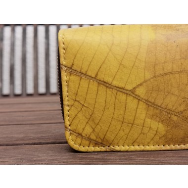 Nachhaltiges Portemonnaie aus recycelten Blättern in gelb mit Zipper – vegan & umweltfreundlich