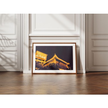 A4 - Filmfotografie Risoprint - Motiv: Neon Chinatown Motel - Vitja Photo Prints