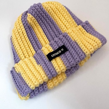 'Two-Tone' gehäkelte Beanie von crroco studio (Flieder-Butter / Bunt)