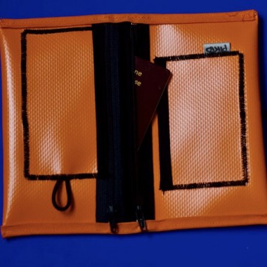 Tabaktasche / Portemonnaie – Upcycling aus LKW-Plane (Orange & Schwarz) - Pikto3000