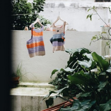 'Sunset Stripes' Handgemachte Häkel-Tops von crroco studio
