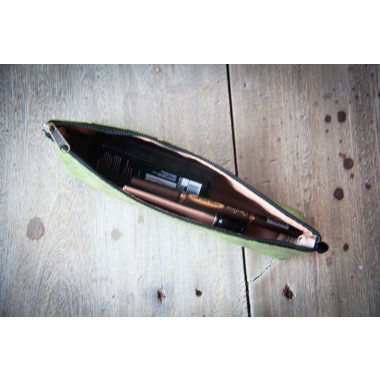 Federmappe / Etui / Kulturtasche aus Blättern in grün