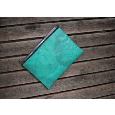Gefütterte nachhaltige Laptop Hülle 13–14" aus Blattleder – Vegane, handgenähte & wasserabweisende Laptoptasche für MacBook Air/Pro - türkis