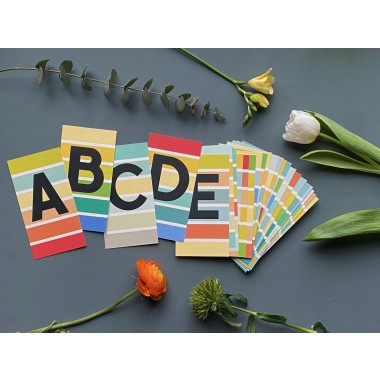 ABC-Postkarte | farbenfroh gestreift | 17 x 9 cm | Buchstabenkarte | 100% Recyclingpapier | bunte Dekoration