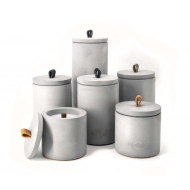 Nachfüllbares Beton-Indoor-Feuer “LIGHT S” – mit Ledergriff Farbe Cognac - 
Ideal Wachsreste verbrauchen