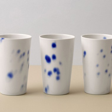 Porzellan Becher 300ml blau getupft