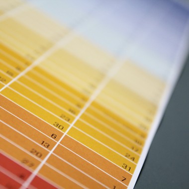 Wandkalender 2026 „Blue Hour“ Jahresplaner | Limited Edition | 100% Recyclingpapier | Deutsch-Englisch | Rückseite „Regenbogen“