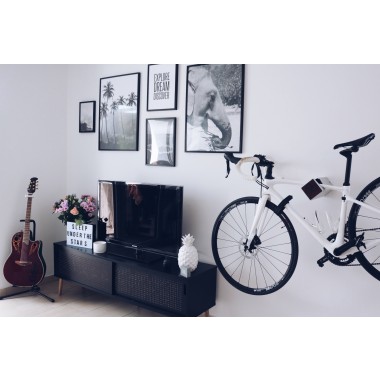 Stilvolle Design Fahrrad Wandhalterung | PARAX® D-RACK | für Rennrad, Hardtail, Cityrad & Tourenrad | Silber - Schwarz mit Kebony Holz