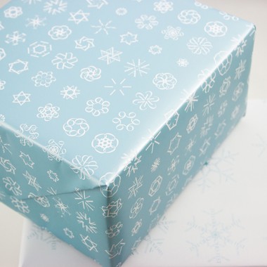 Schneeflocken Geschenkpapier-Set mit Satinband