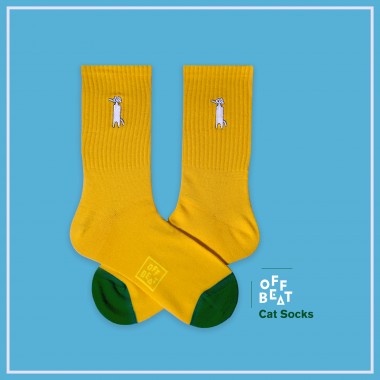 Gerippte mürrische Katze Socken von Offbeat