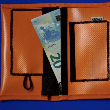 Tabaktasche / Portemonnaie – Upcycling aus LKW-Plane (Orange & Schwarz) - Pikto3000
