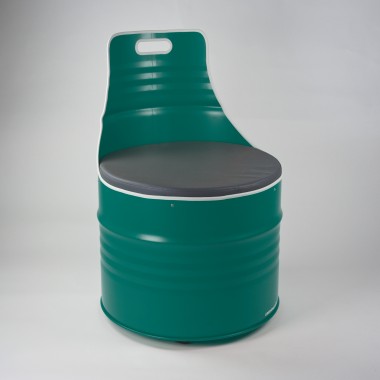 Lockengelöt - Sessel aus einem Ölfass