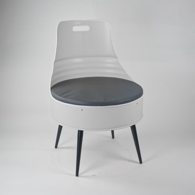 Stuhl aus einem Hamburger Ölfass - Lockengelöt