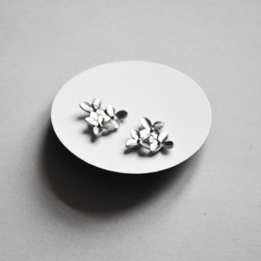 na.hili OHRSTECKER simple Kirschblüten *Weißgold* Stecker 925 Silber Ohrringe