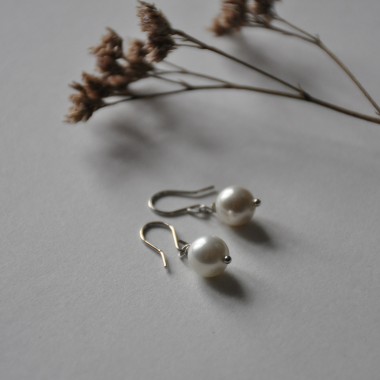 na.hili OHRRINGE "white pearl dots" weiße Perle *925 Silber* + Weißgold 
