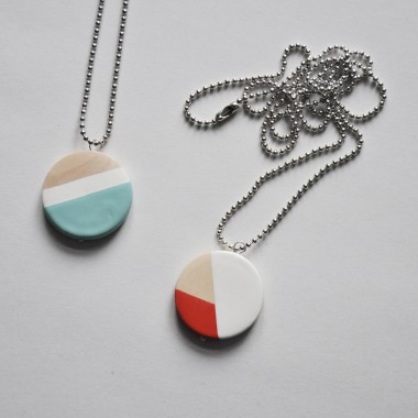 nahili KETTE UNIKAT "color dipping" Weißgold Holz Anhänger -  mint oder koralle