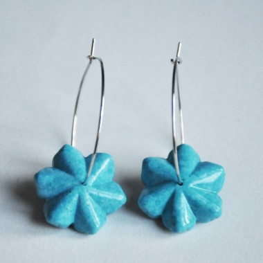 Nahili CREOLEN "blue turquoise flowers" UNIKAT Blüten - Ohrringe Halbedelstein "Türkis" 