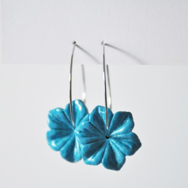 Nahili CREOLEN "blue turquoise flowers" UNIKAT Blüten - Ohrringe Halbedelstein "Türkis" 