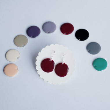 nahili OHRRINGE - dots - Emaille Kreise diverse Farben wie weinrot, grau, nude, schwarz und silberne Haken