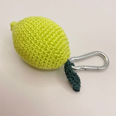 'Lemon Charm' Zitronen Anhänger von crroco studio