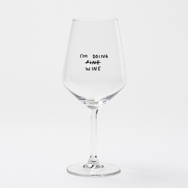 "I'm Doing Wine" Weinglas by Johanna Schwarzer × selekkt