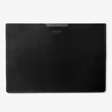 ELBHAVN • Vacchetta Sleeve (MacBook Pro), Schwarz • Pflanzlich gegerbtes Vacchetta-Leder