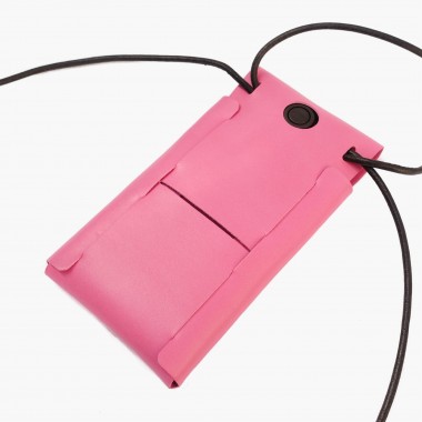 EINFACHDESIGN Handytasche mit verstellbarem Riemen Pink aus pflanzlich gegerbtem Leder mit Kartenfach