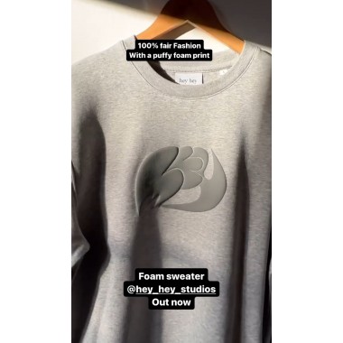 hey hey Studios - Foam Sweater
