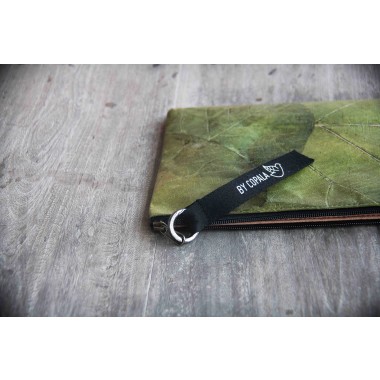 Laptop Hülle aus Blättern, wasserabweisende Notebook Tasche, MacBook Case in grün, 15 Zoll BY COPALA