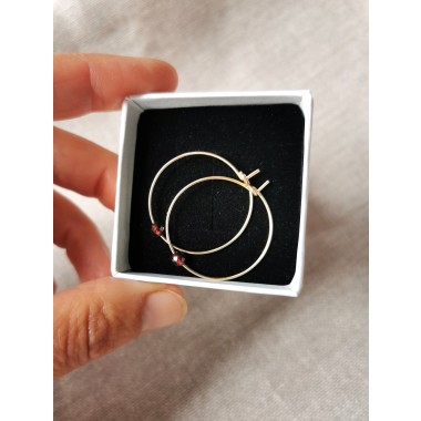 Creolen mit tiefrotem Granat – kraftvoll, stilvoll und ideal für jeden Tag! - handgefertigt in Sterling Silber und (Rosé) Gold Filled - KIZZU Schmuck Manufaktur