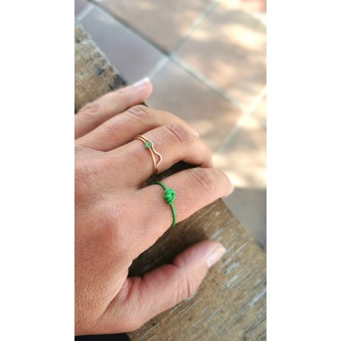 Weißer Knotenring aus recycelten Kabeln – farbenfroher Statement-Schmuck, handgemacht und nachhaltig I KIZZU Schmuck Manufaktur 
