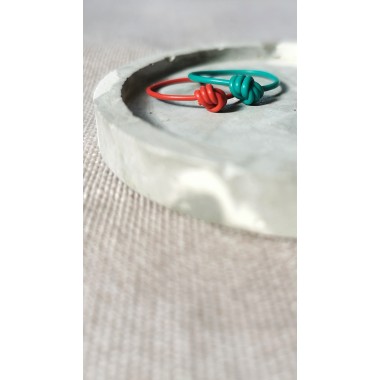 Lila Knotenring – handgemacht, verspielt und ein echter Hingucker I KIZZU Schmuck Manufaktur 