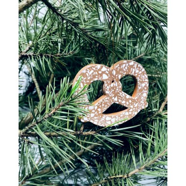 Weihnachtsschmuck / Terrazzo Brezel / objet vague