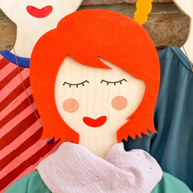 Schmucke Puppe | lebensgroße Anziehpuppe als Kindergarderobe | julispiel