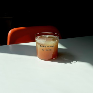BE HAPPY Glas – yahya studio, johanna schwarzer