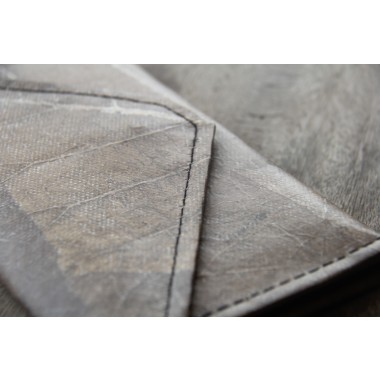 Portemonnaie aus recycelten Blättern / Nachhaltige vegane Brieftasche in schwarz / Grau