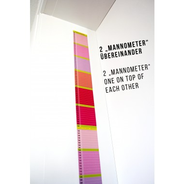 Minimalistische Design-Messlatte „mannometer“ | 70 bis 190 cm | Variante „rosa-pink“ | beidseitig bedruckt | 100% Recyclingpapier | Wi-La-No