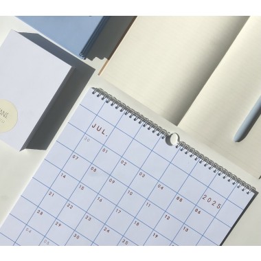 Kalender 2025 - kariert, SANS.