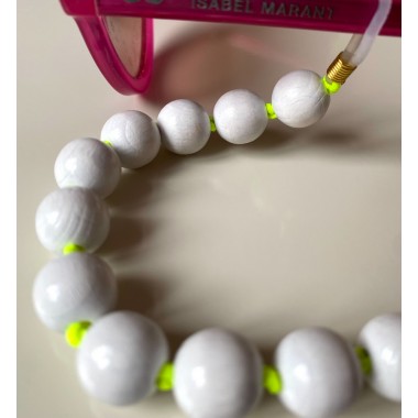 Minimalistische Brillenkette aus Holzperlen