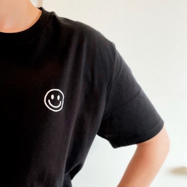 ORGANIC T-SHIRT SMILEY STICK WEISS | UNISEX | SCHWARZ – Studio Schön®