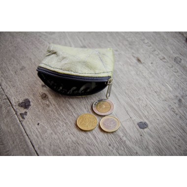 Mini Portemonnaie aus laminierten Blättern, Geldbörse in grün, kleines Täschchen, handmade und vegan