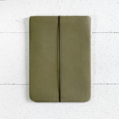 MacBook Skin aus olivgrünem Leder