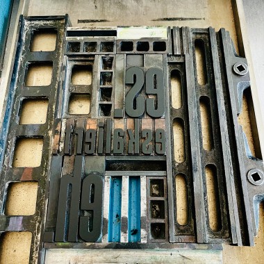 es.
eskaliert.
eh.
Letterpress von papelami