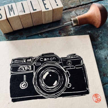 Fotoapparat – Kamera – canon 
Linoldruck von papelami