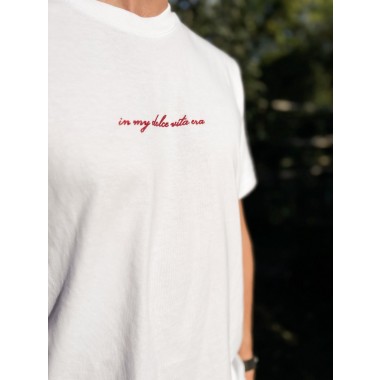 Larrys - in my dolce vita era T-Shirt